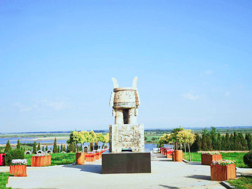 圣河山墓园山清水秀